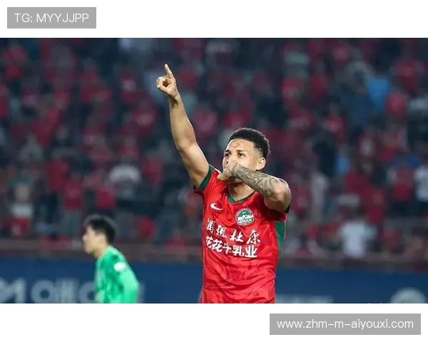 河南队一次反击差点直奔空档，全场情绪高潮