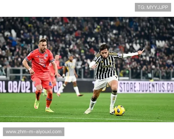 拉比奥中场断球后直塞，尤文图斯前场形成绝佳机会